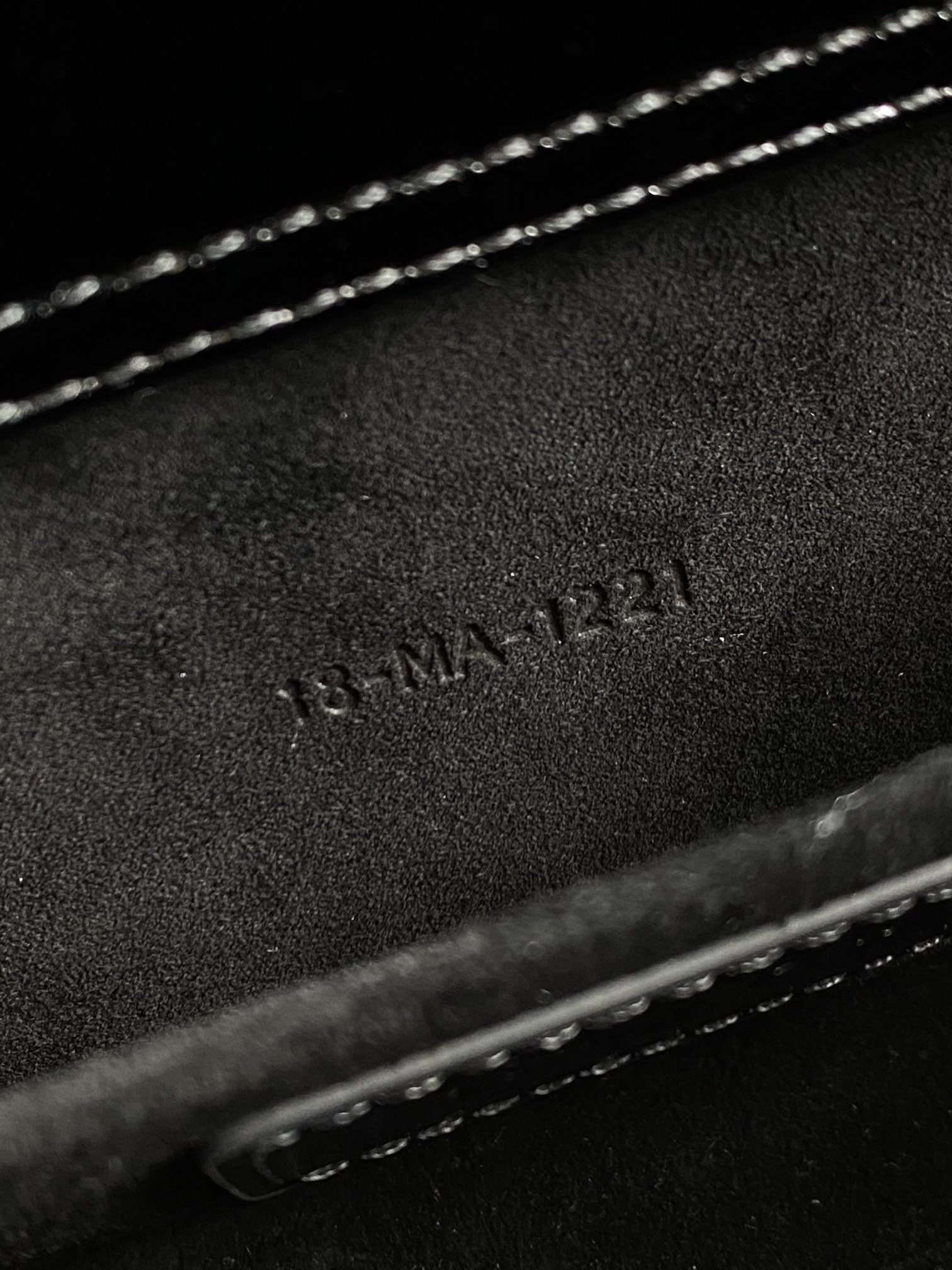 Dior 黑色中号𝗗-𝗝𝗼𝘆 𝗯𝗮𝗴漆皮款