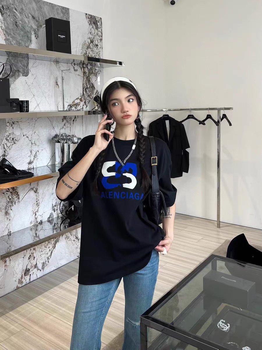Alternative view of Balenciaga T-Shirt 04048