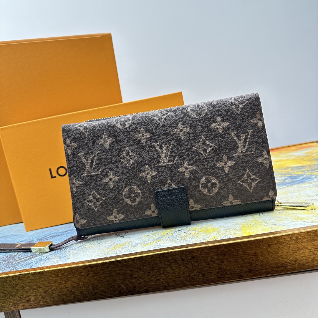 Monogram Eclipse Glasses Case close-up