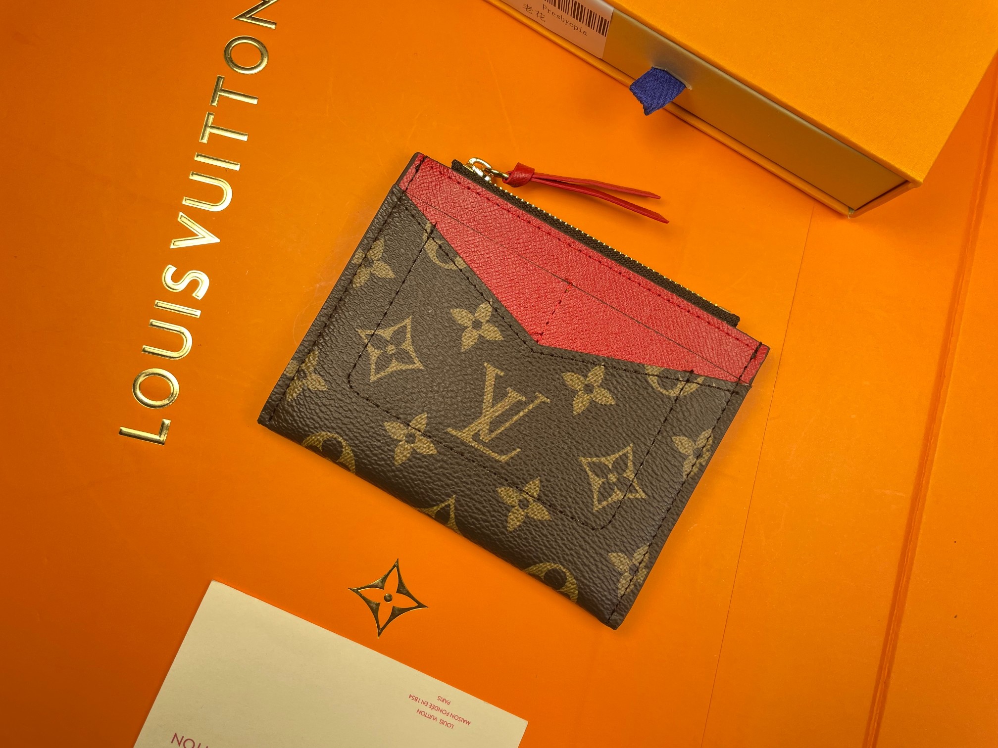 Leather card holder elegant design