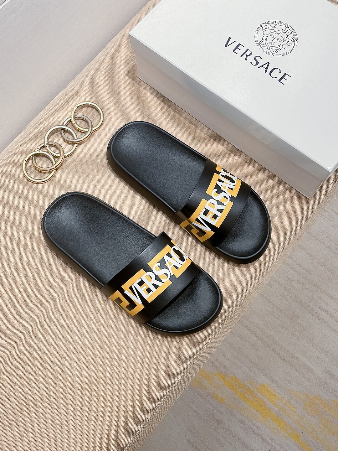 Where can I buy the best quality
 Versace Good
 Shoes Slippers Spring/Summer Collection Fashion Casual