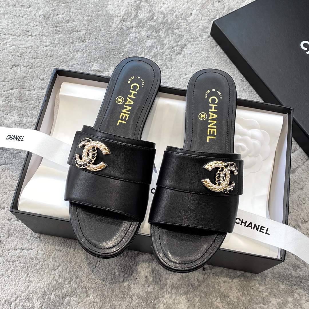 CHANEL тапкі з цялячай скуры, робяць ногі светлымі, элегантны фасон