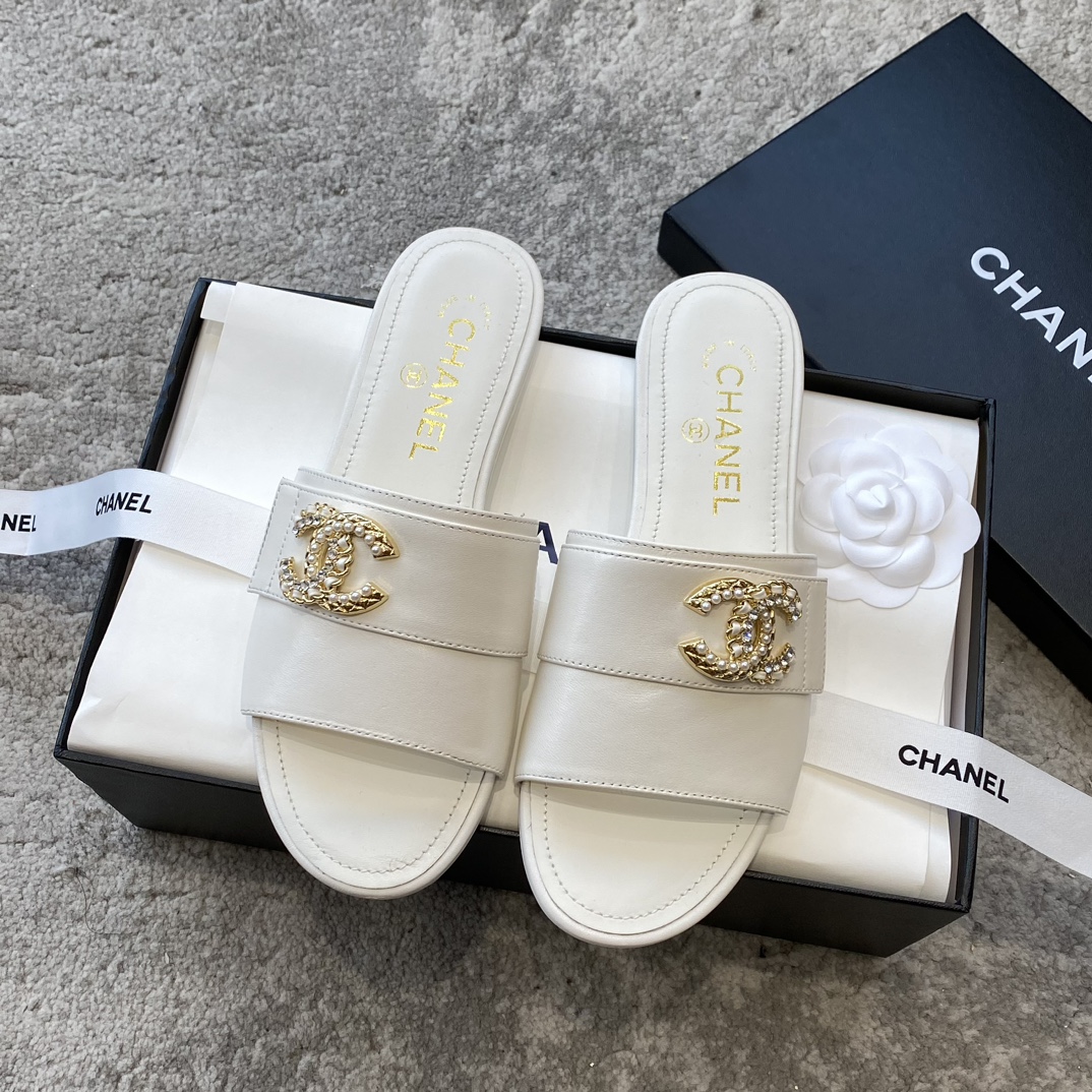CHANEL тапкі з цялячай скуры, робяць ногі светлымі, элегантны фасон