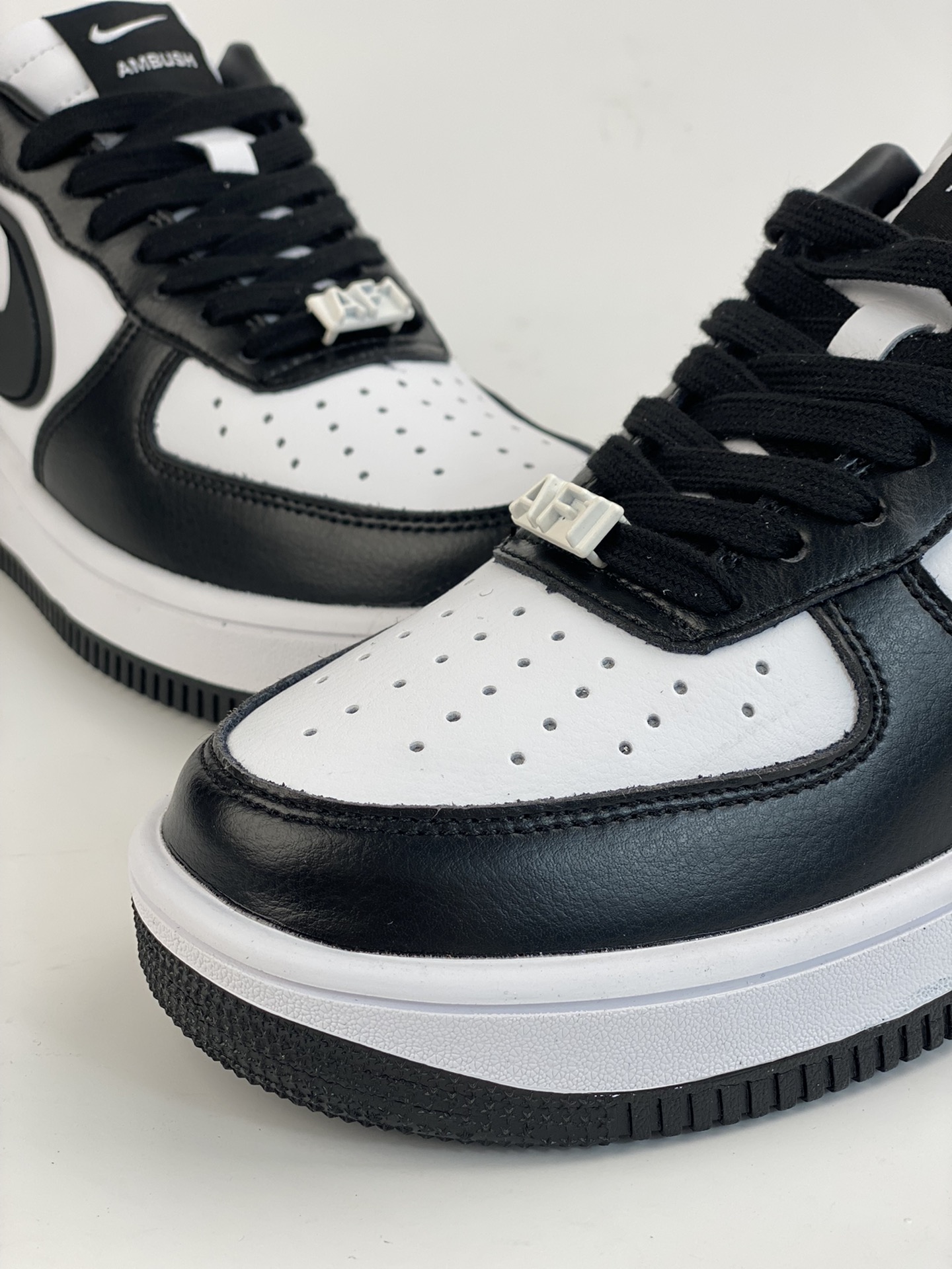 AMBUSH Nike Air Force1 Low is made of leather throughout DV3464-007