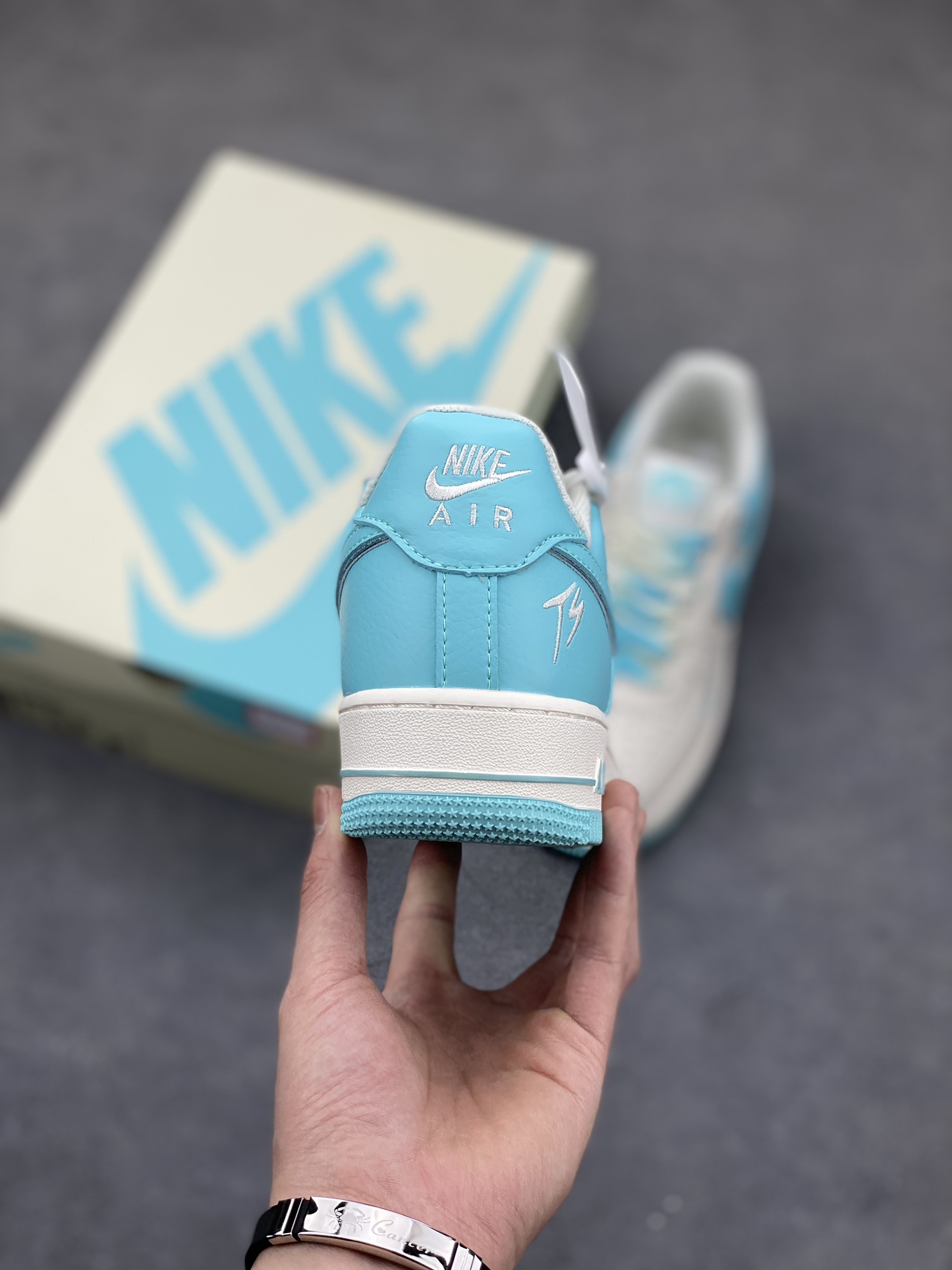 Nike Air Force 1 LV8 Low-Top Sneakers - IO5636 - Casual Shoes 5 i1682708281 5894 3