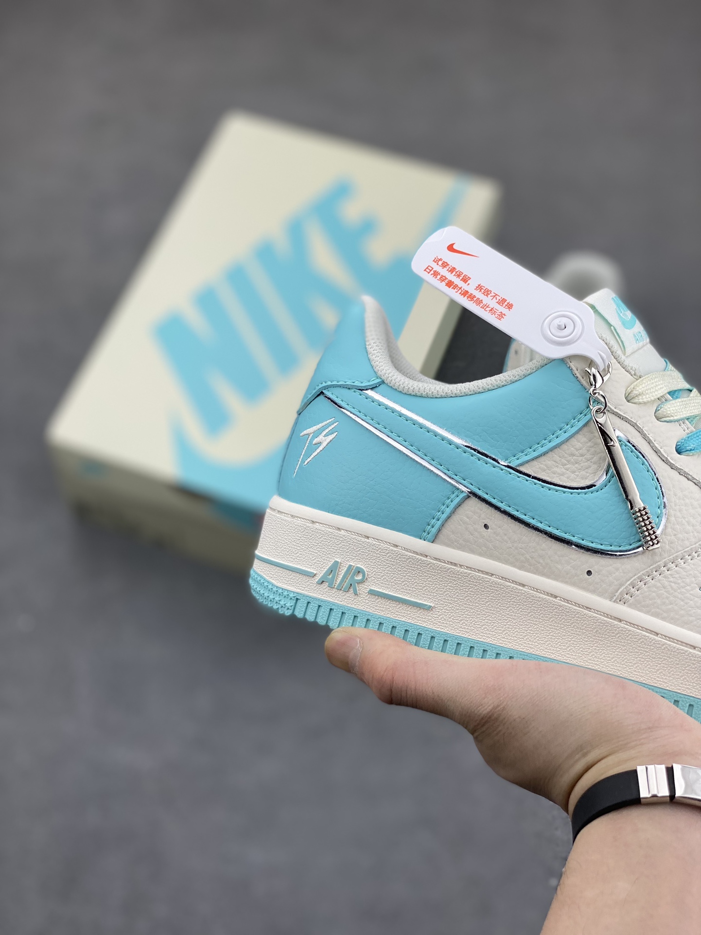 Nike Air Force 1 LV8 Low-Top Sneakers - IO5636 - Casual Shoes 6 i1682708281 7992 4