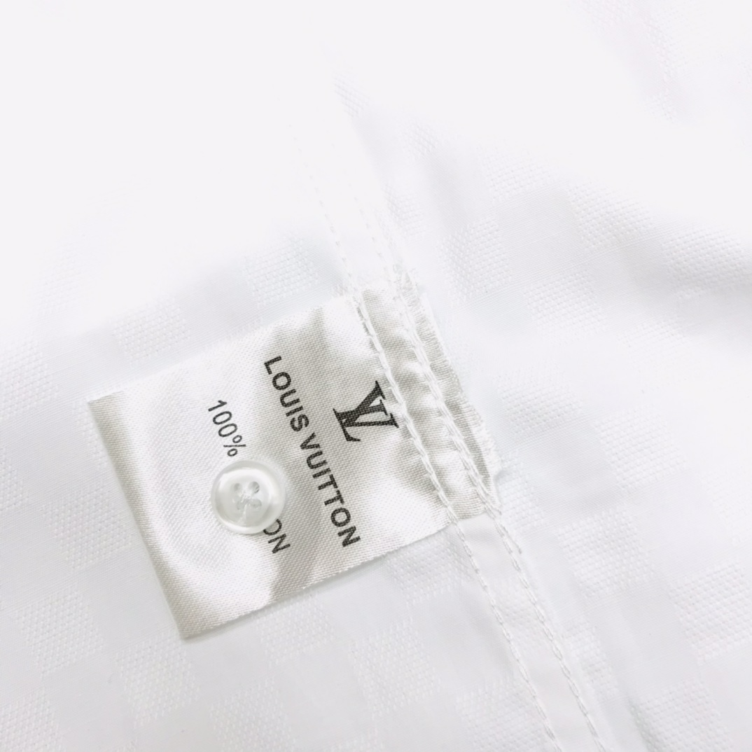 Louis Vuitton Leisure Line Shirt: Classic Style with Quality Details - 图片 7