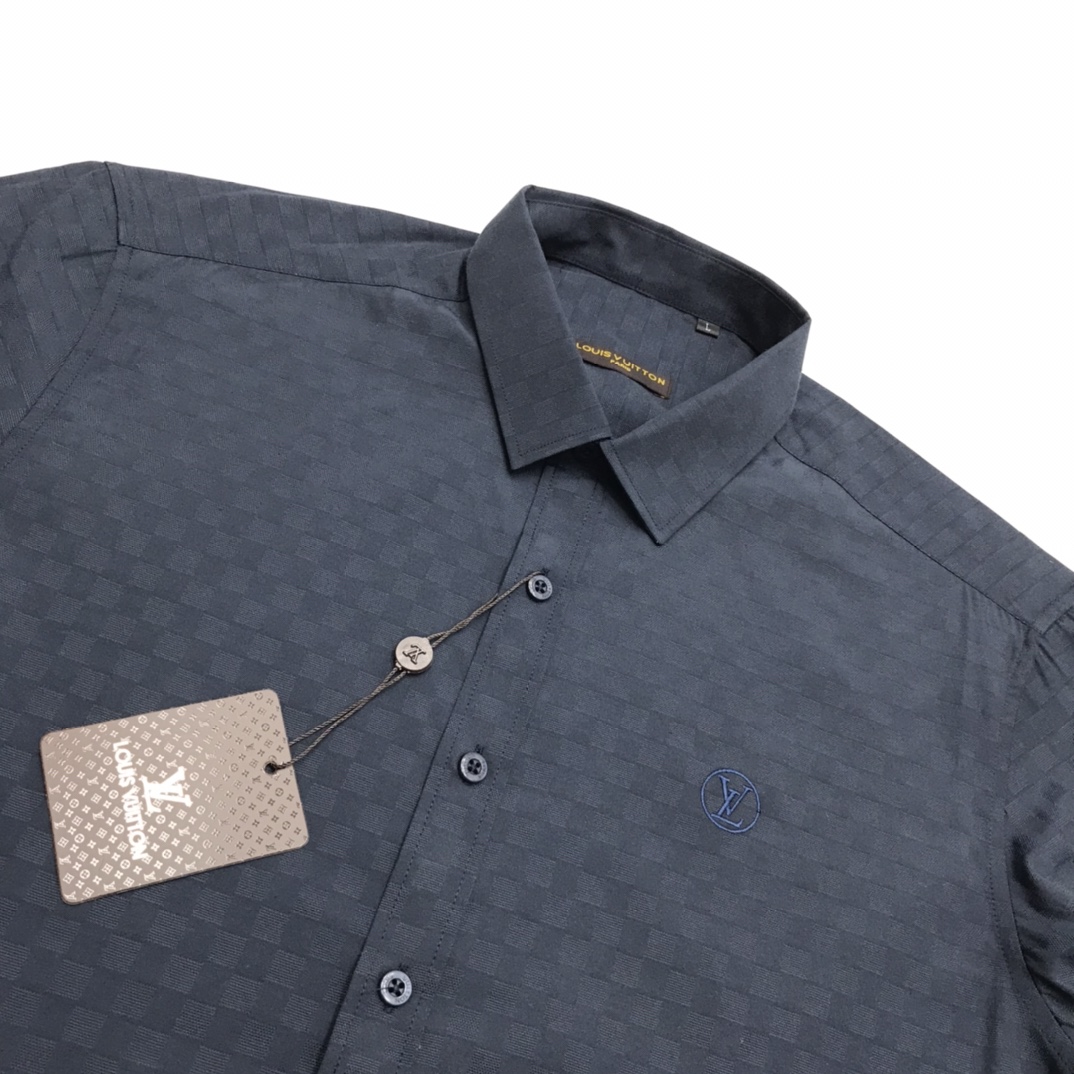 Louis Vuitton Shirt: Classic Style with Quality Details and Comfort, Various Sizes Available - 图片 3