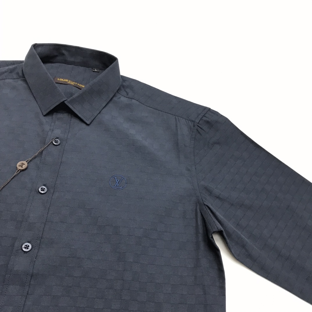 Louis Vuitton Shirt: Classic Style with Quality Details and Comfort, Various Sizes Available - 图片 4