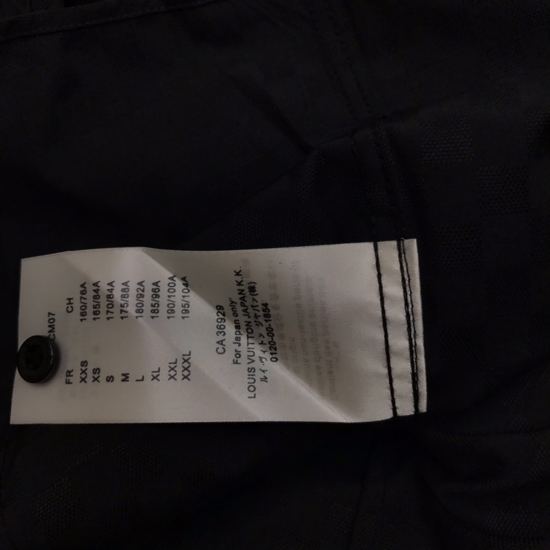“Classic CJCR Leisure Shirt: Quality Style with Unique Details in Multiple Sizes” - 图片 6