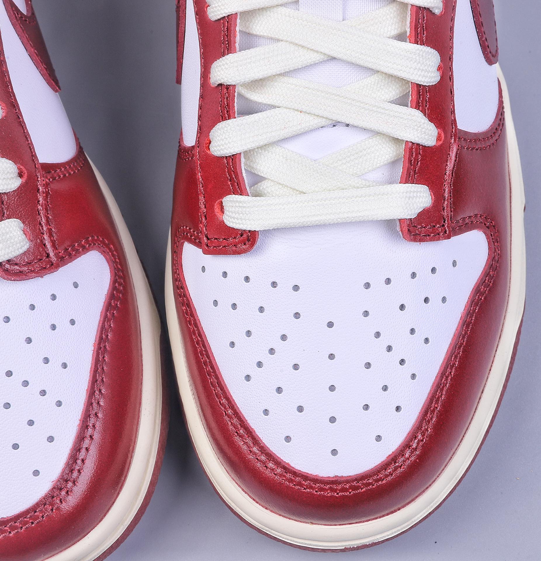 300 Nike Dunk Low PRM ”Team Red ” and White 做旧白红 复古白红  FJ4555-100