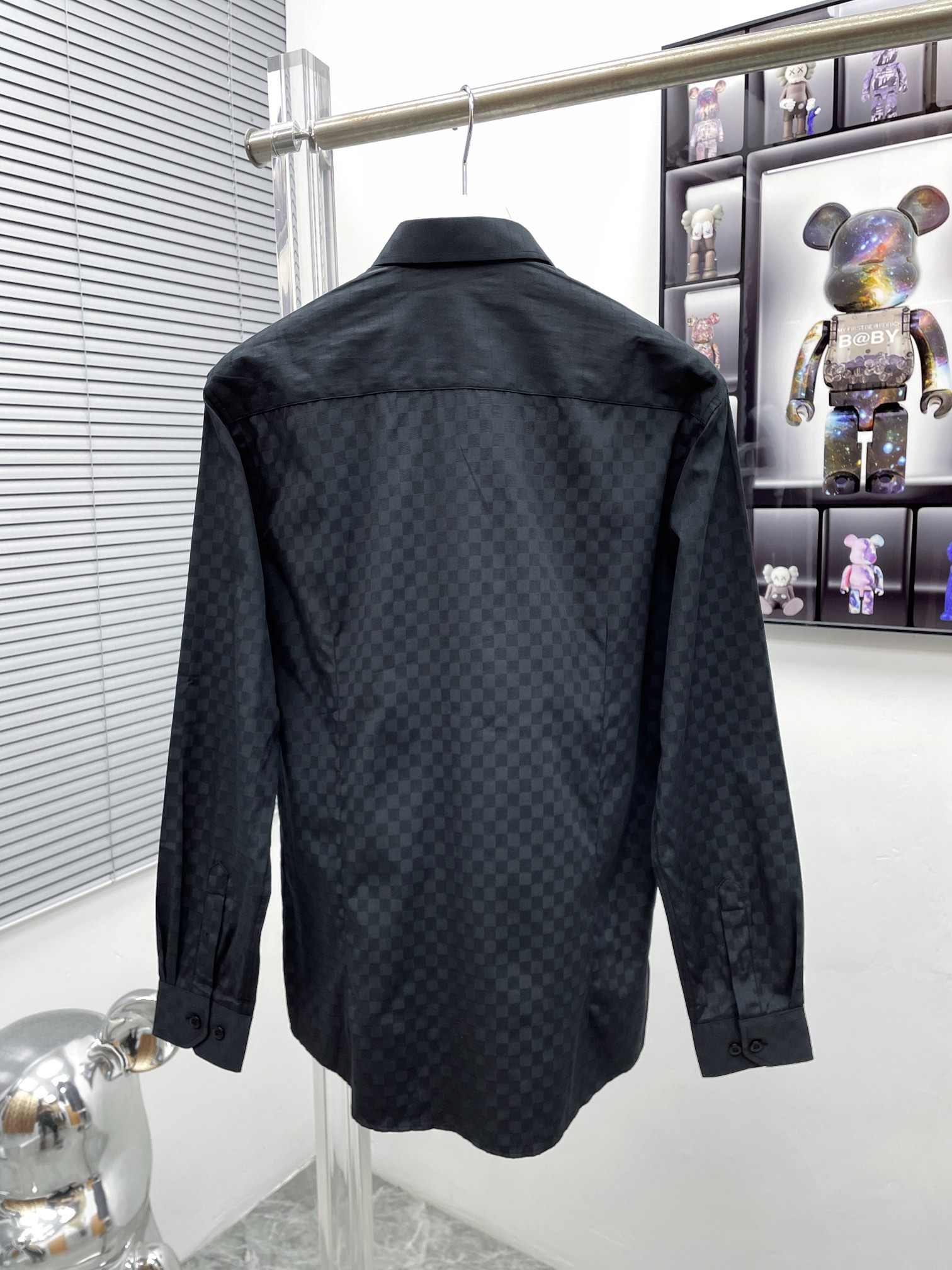 “Classic CJCR Leisure Shirt: Quality Style with Unique Details in Multiple Sizes” - 图片 2