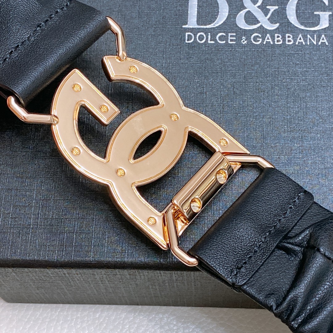 DG徽标卷褶牛皮弹力腰带整体包裹软质
