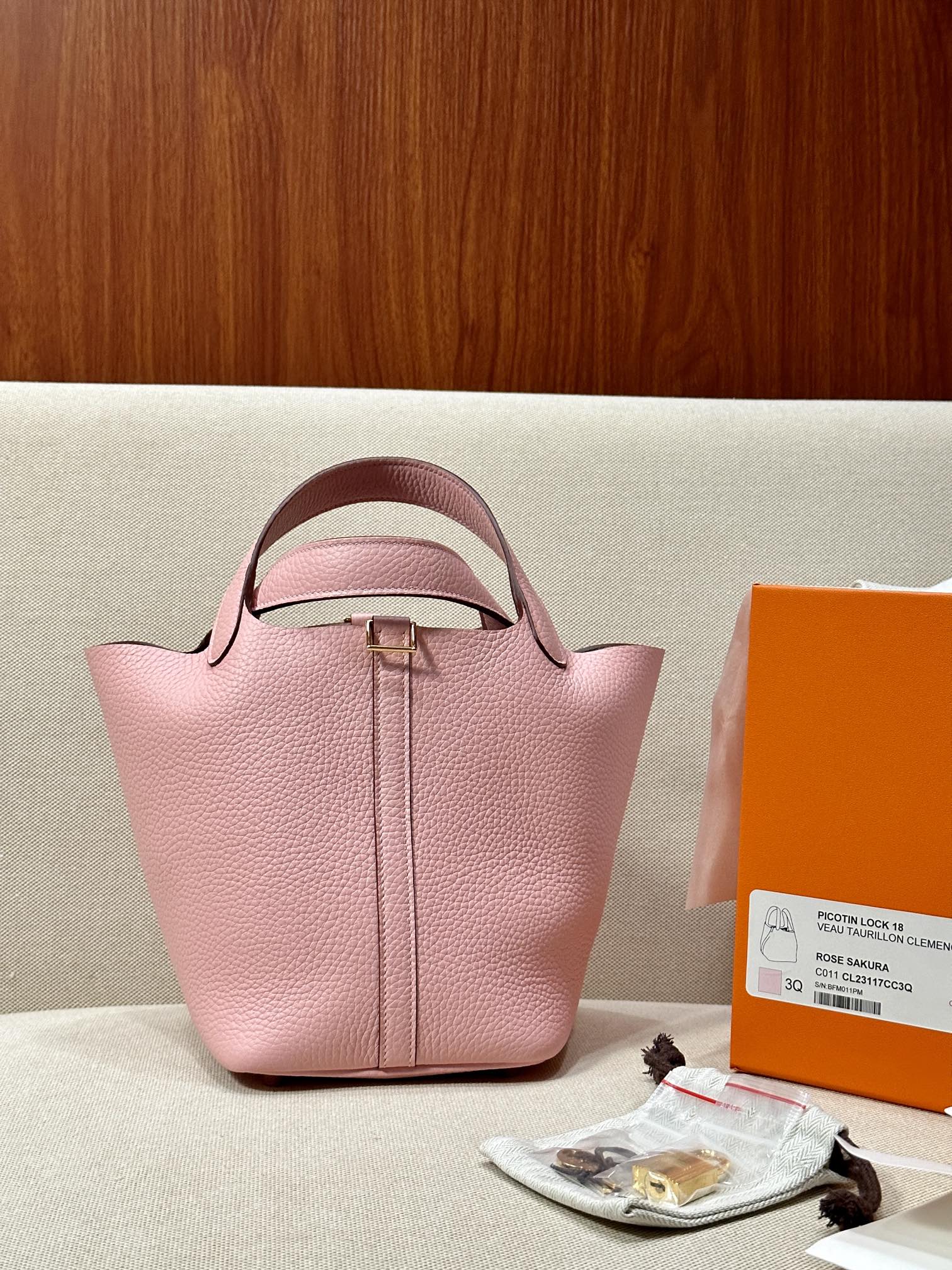 HERMES ROSE SAKURA Picotin 18 Taurillon Clemence