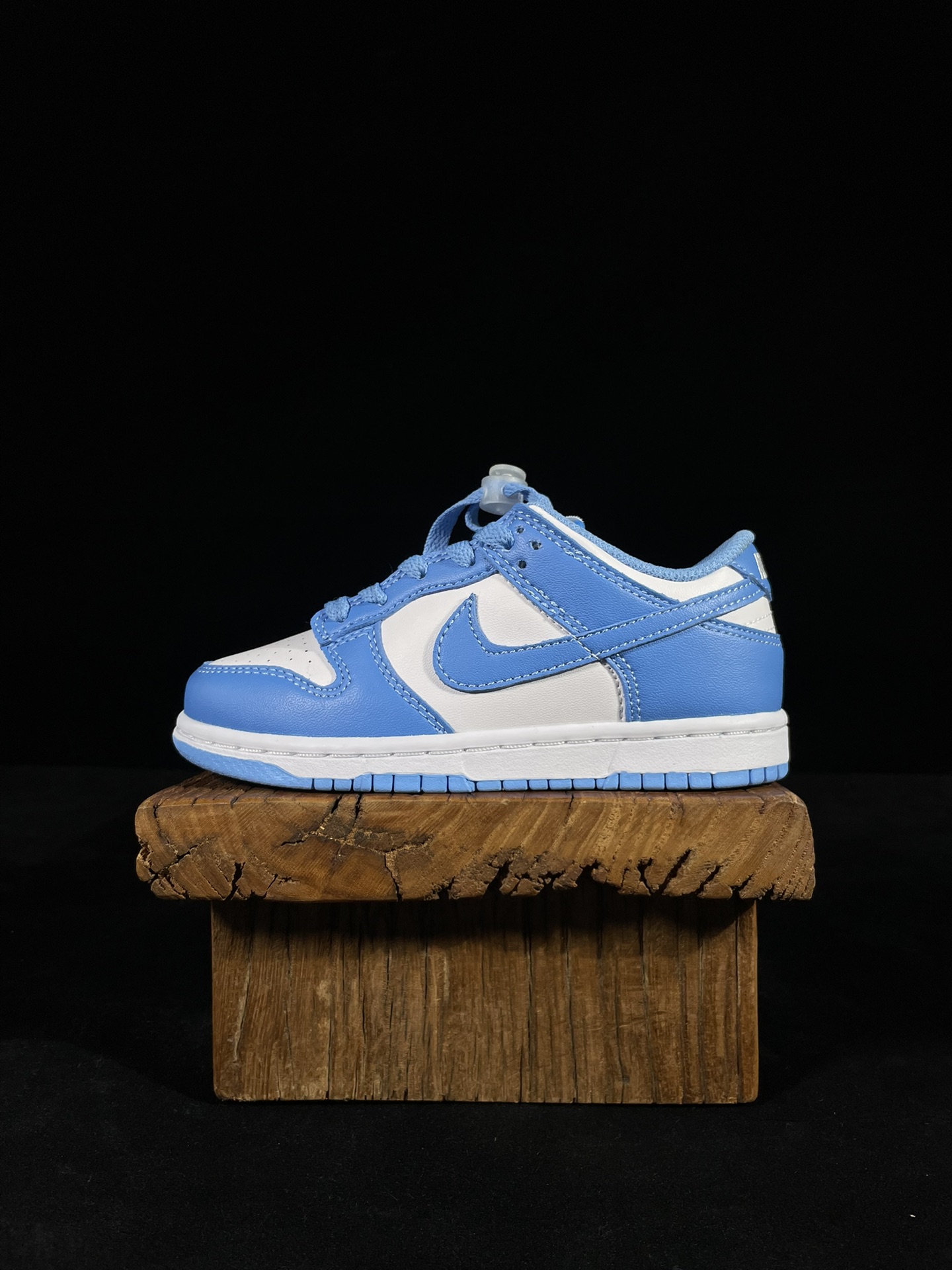 特价清货 福利特价‼️ 核心价格表私 
童鞋dunk 北卡蓝
C版大厂出品，比市面小厂童鞋品质好太多了！