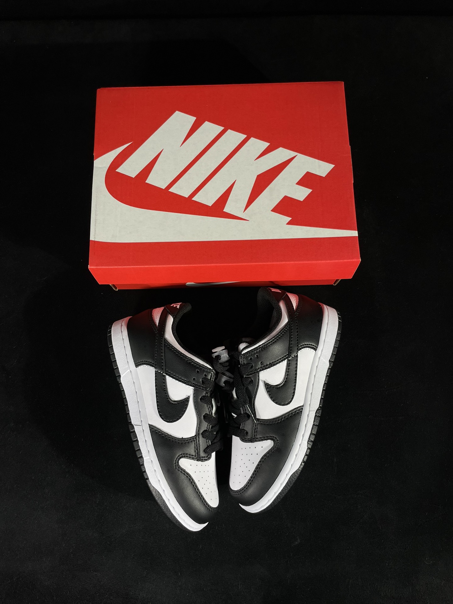 特价清货 福利特价‼️ 核心价格表私 
童鞋dunk 黑白熊猫
C版大厂出品，比市面小厂童鞋品质好太多了