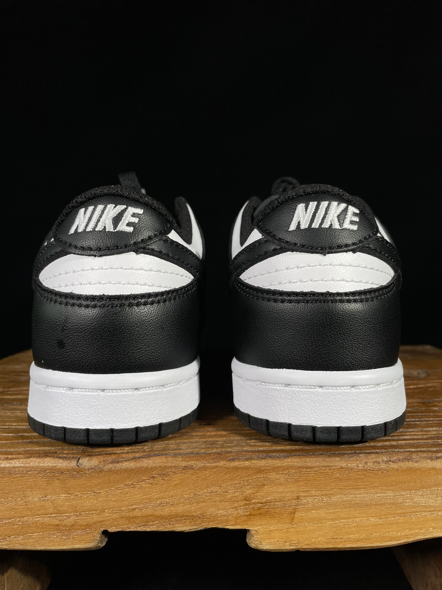 特价清货 福利特价‼️ 核心价格表私 
童鞋dunk 黑白熊猫
C版大厂出品，比市面小厂童鞋品质好太多了