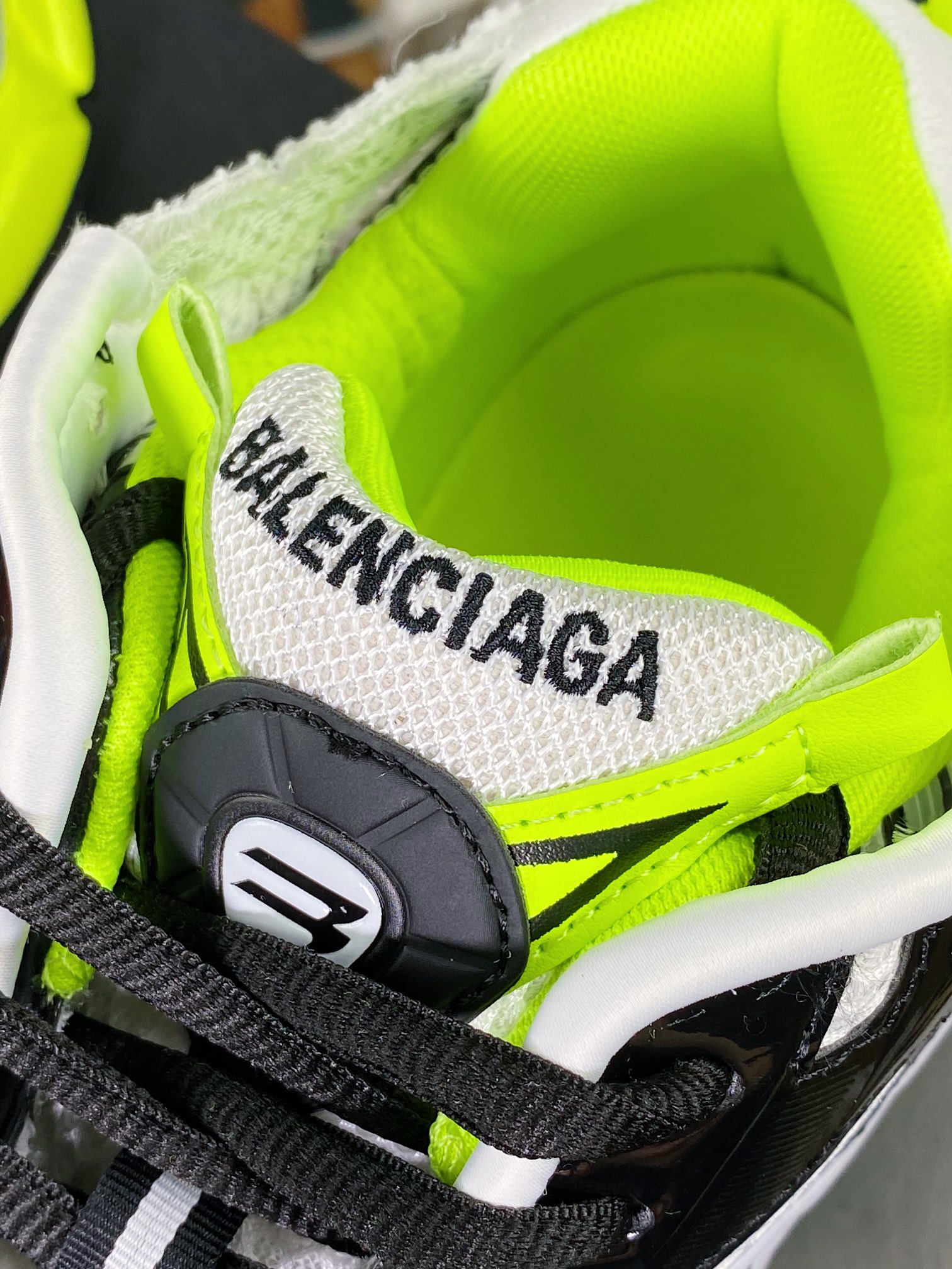 Balenciaga BALENCIAGA Runner Sneaker 