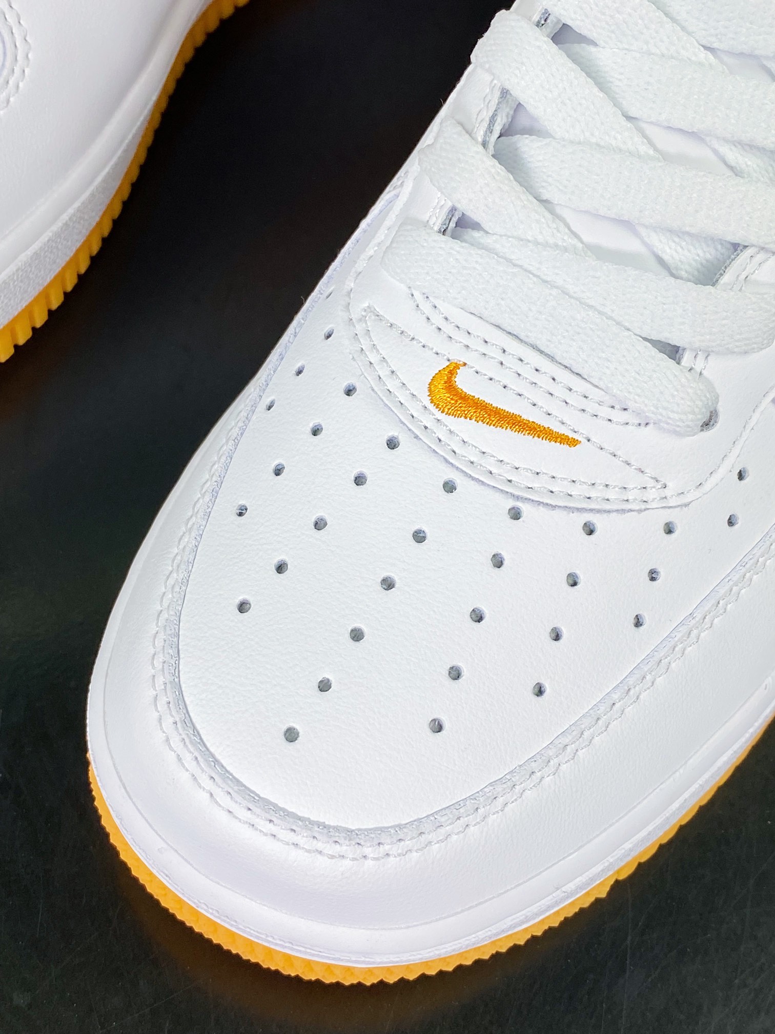 Air Force 1’07 Low Retro”Color of the Month/Yellow Gum”空军一号板鞋“周年版白黄生胶底”FD7039-100