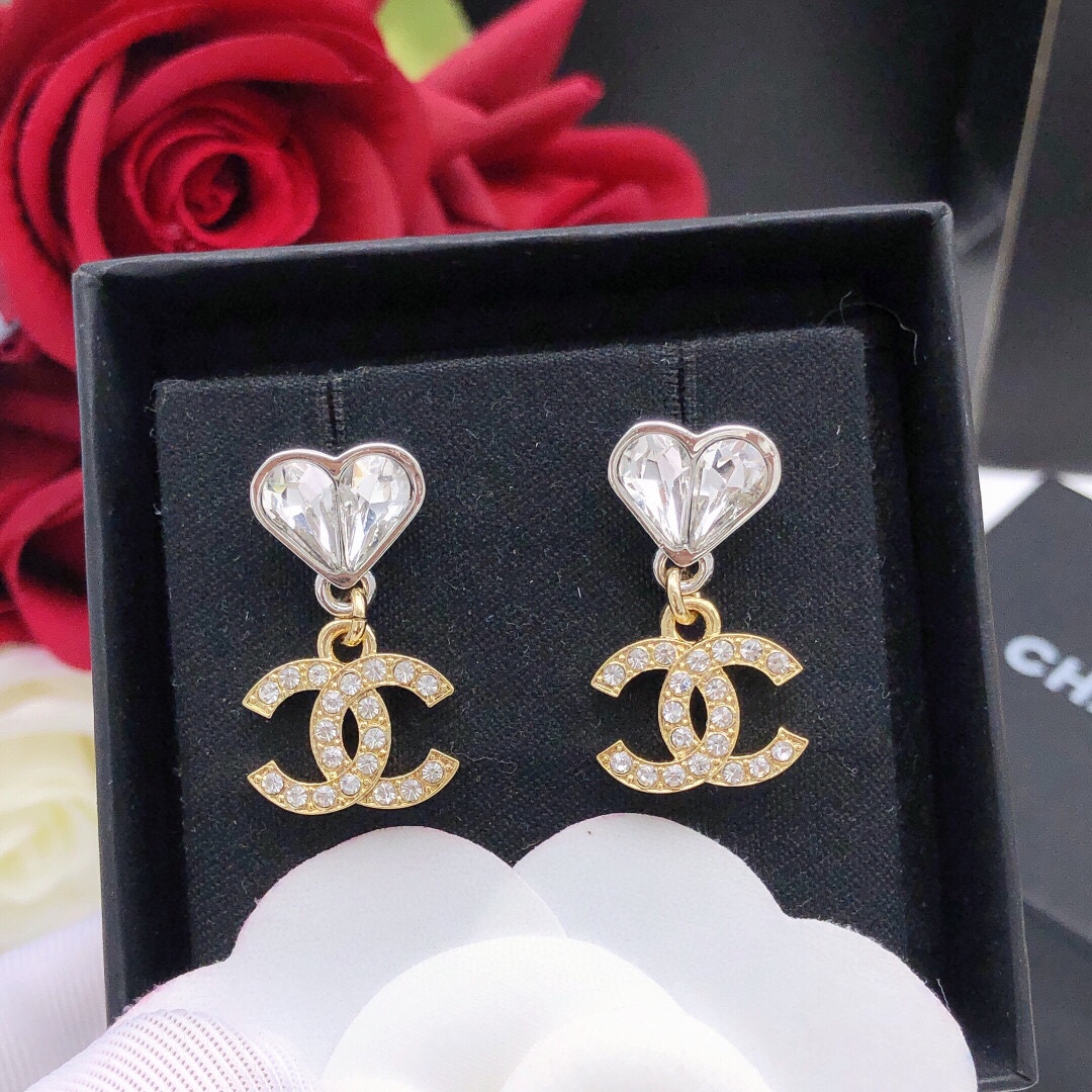 NO:111723,Number XED03 [ch*nel latest love diamond hanging double c diamond inlay] consistent ZP brass material, jewelry quality19860909编号XED03【ch*nel最新款爱心钻吊双c镶钻】一致ZP黄铜材质,饰品精品,Jewelry