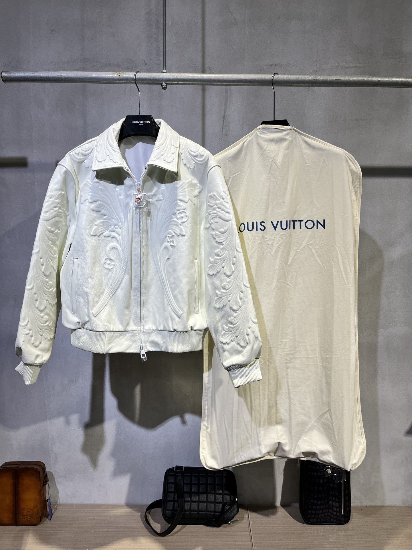 Louis Vuitton New
 Clothing Coats & Jackets Best Replica
 Black White Men Cowhide