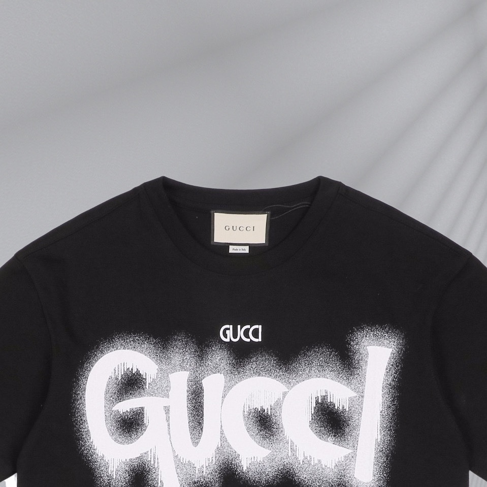 Gucci/古驰 23ss 喷绘白字母印花短袖