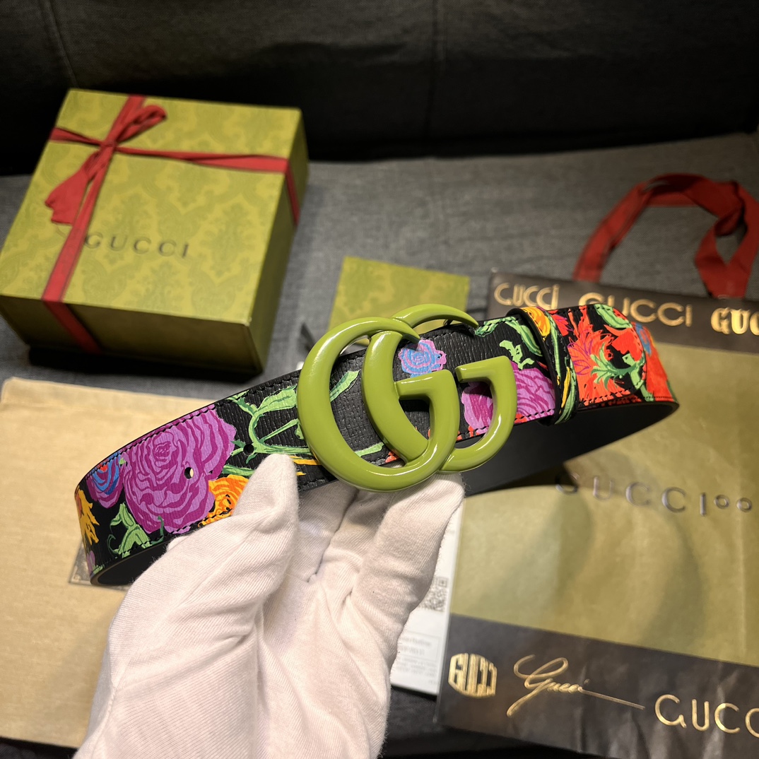    古奇    宽4.0cm   专柜新款 正版开模 此款腰带采用进口牛皮 对版专柜，这款双G彩色扣 