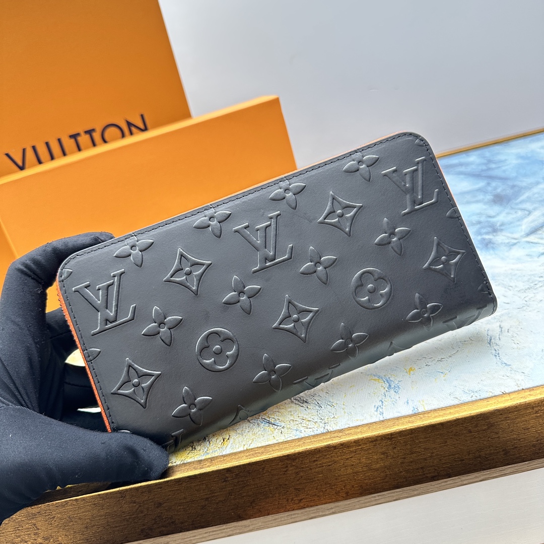 Multiple color options of the premium long leather wallet