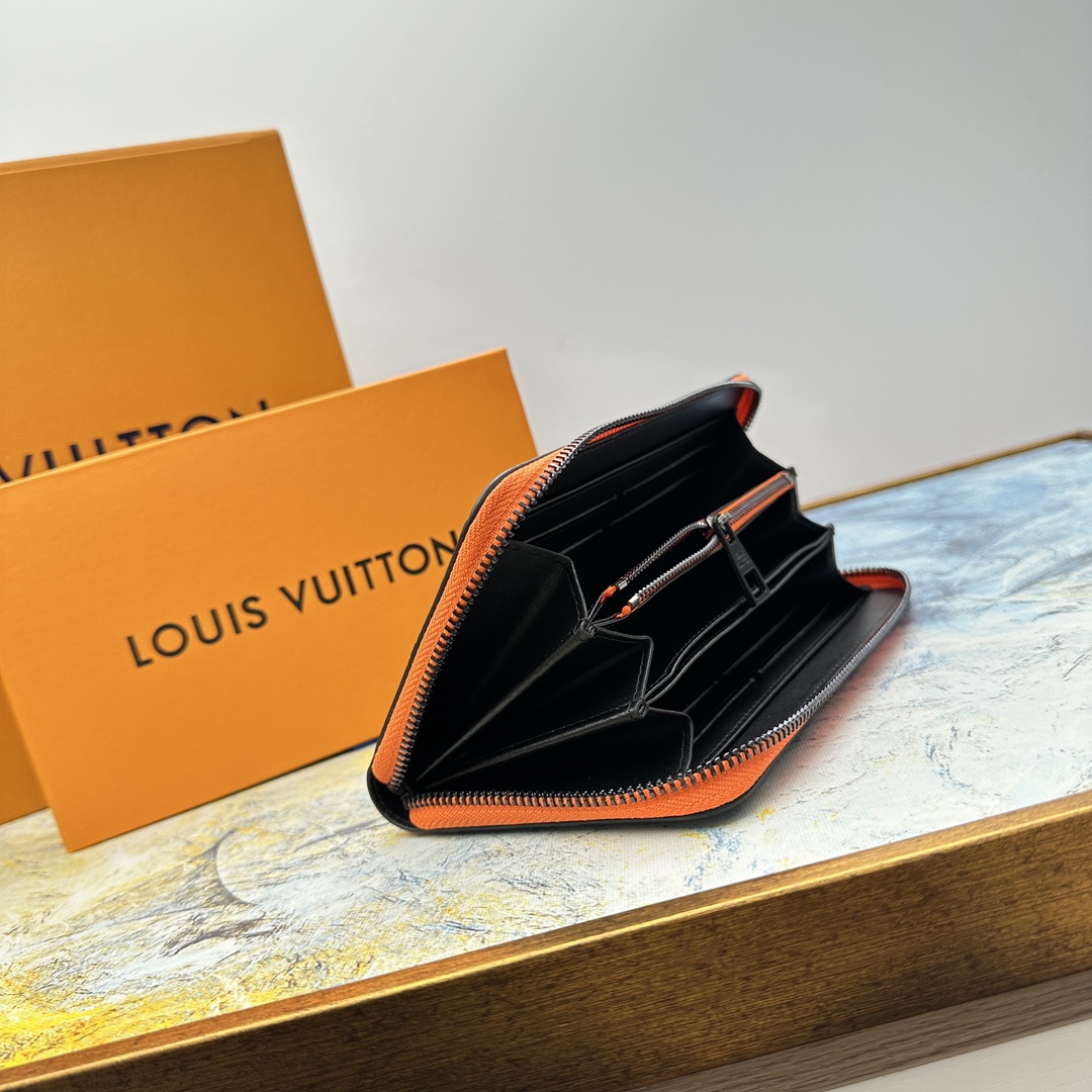 Long leather wallet with cards and cash