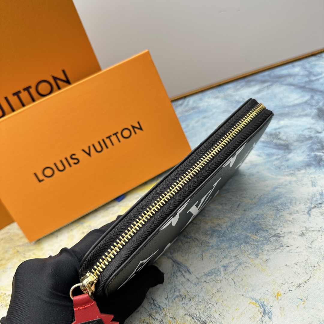 Detail of the card slots inside the long leather wallet