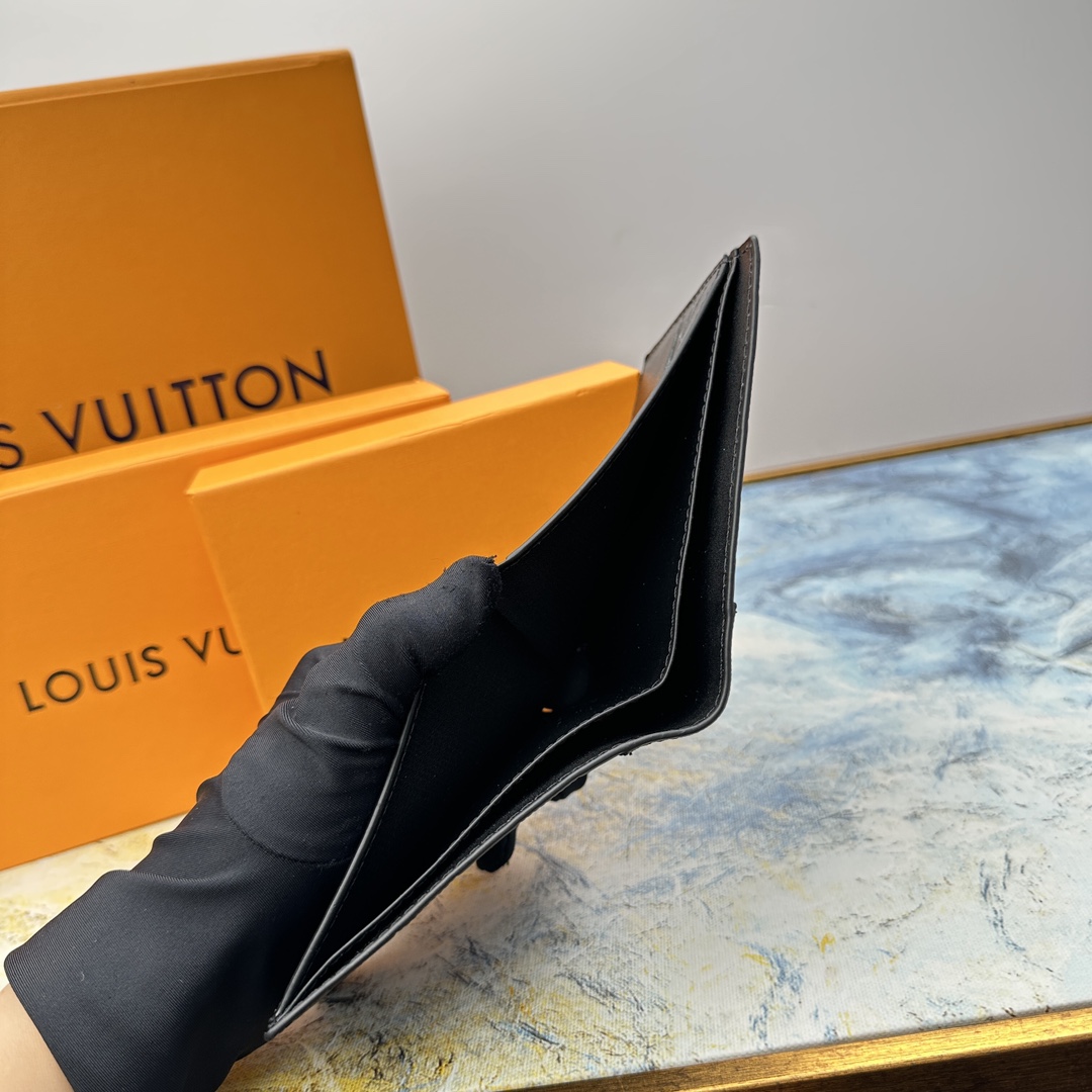 Premium leather bifold wallet different angle