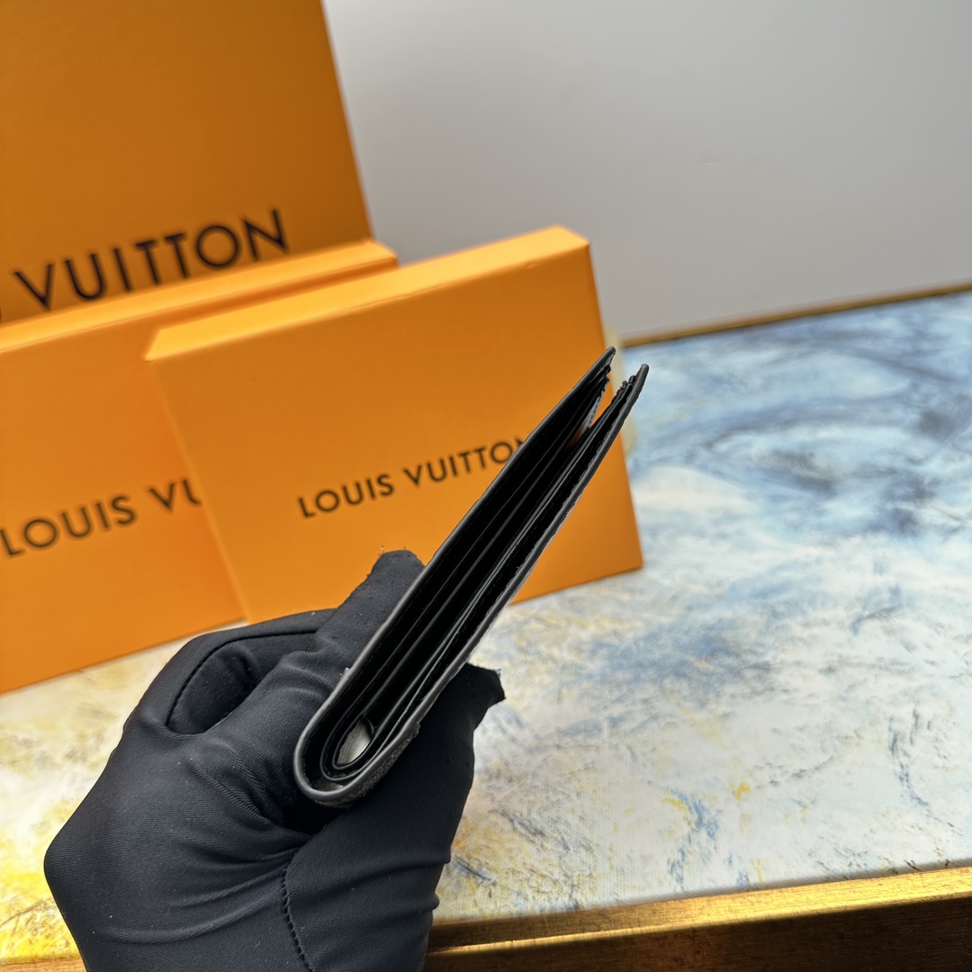 Premium leather bifold wallet gift presentation