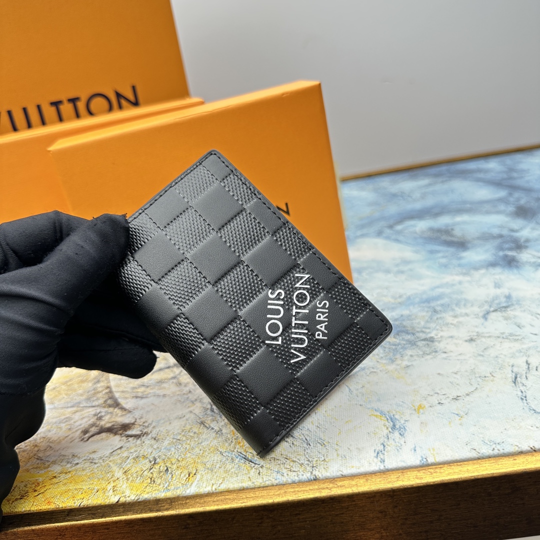 Classic leather card holder front view