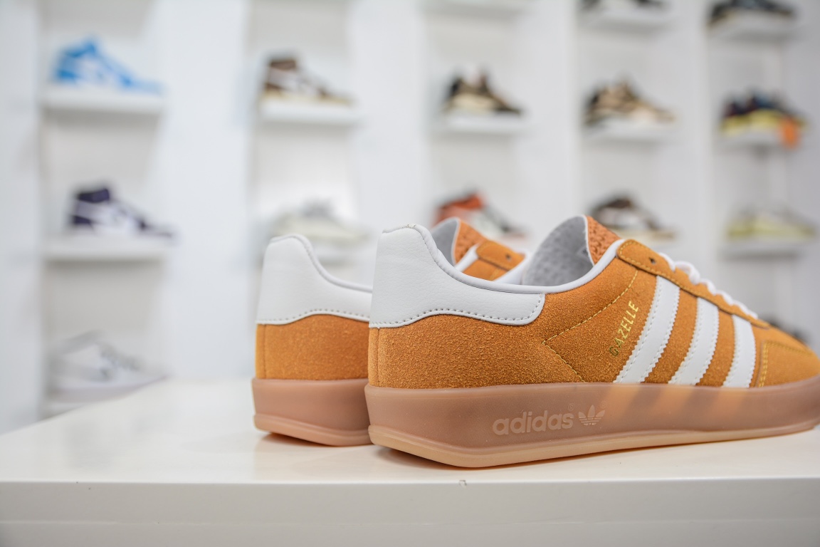 180 阿迪 Adidas Originals Gazelle Indoor 三叶草复古休闲防滑耐磨低帮板鞋 HQ8716