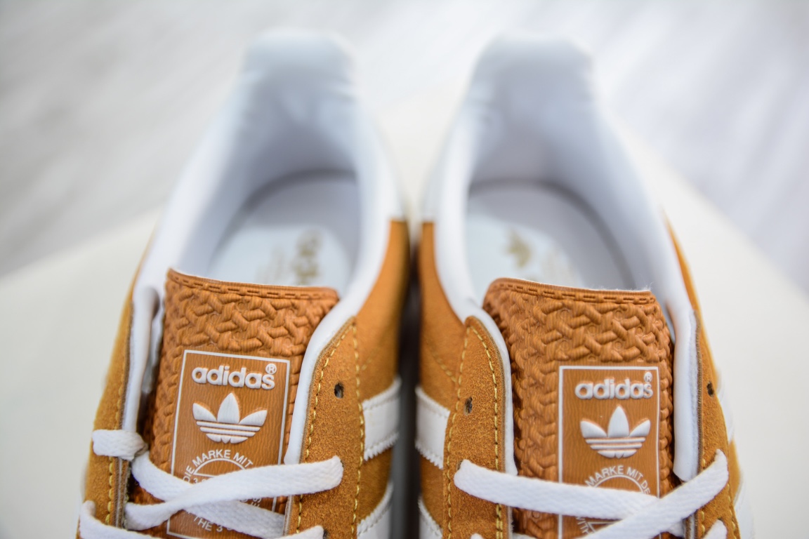 180 阿迪 Adidas Originals Gazelle Indoor 三叶草复古休闲防滑耐磨低帮板鞋 HQ8716