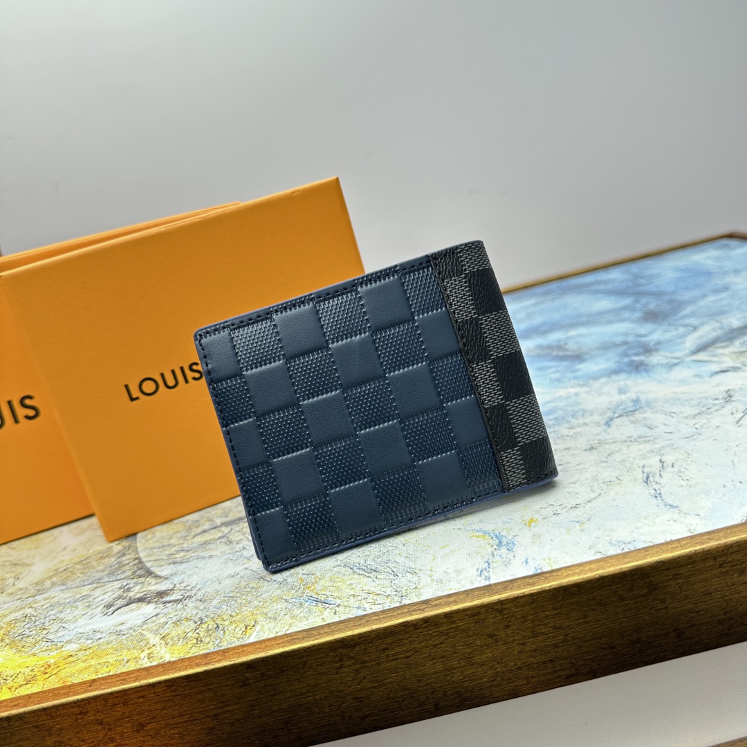 Classic bifold leather wallet leather texture