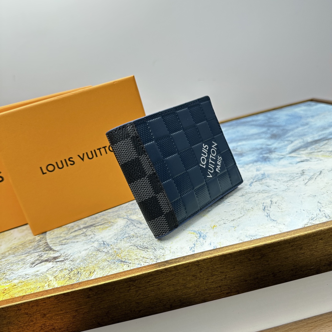 Classic bifold leather wallet interior