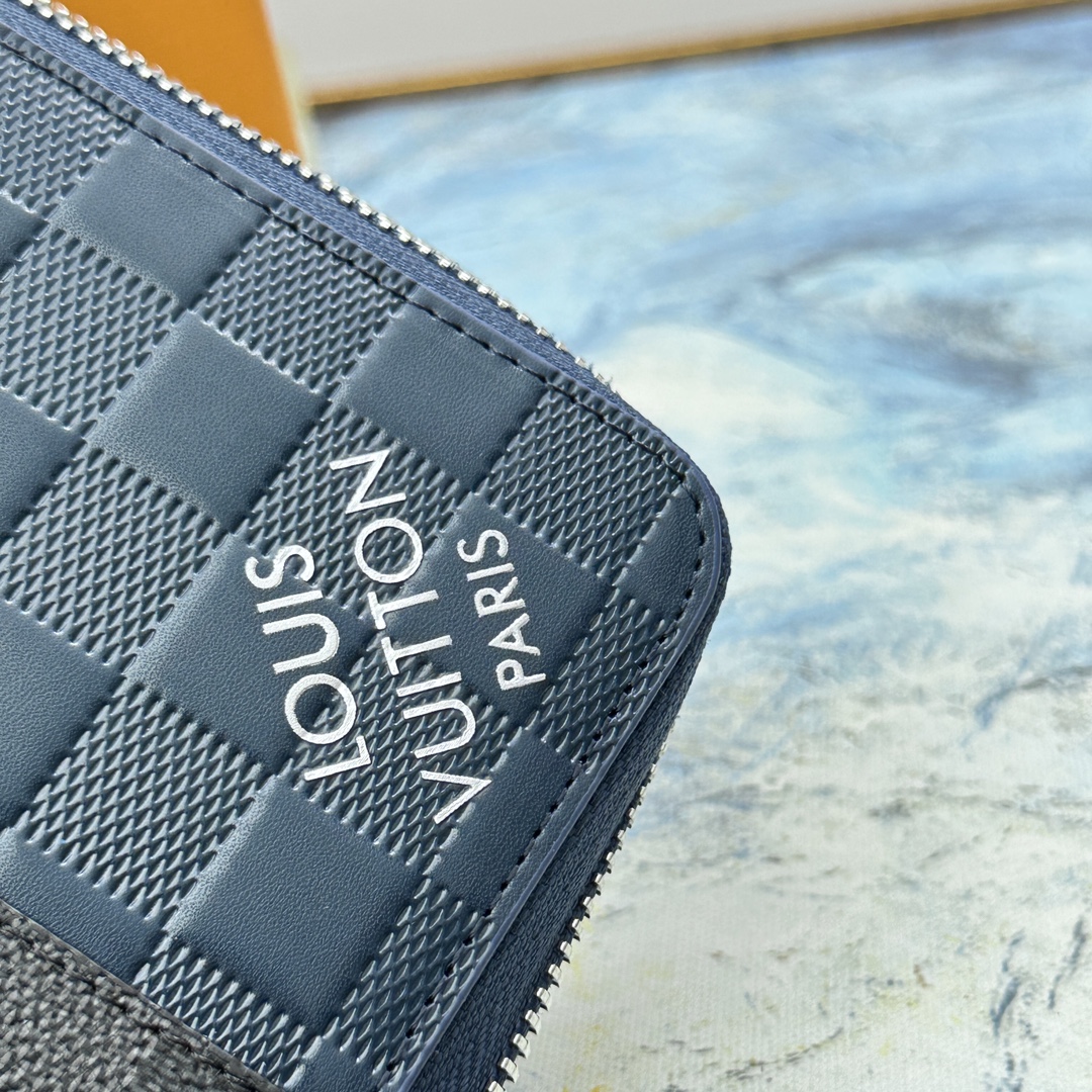 Classic leather zip around wallet in-hand