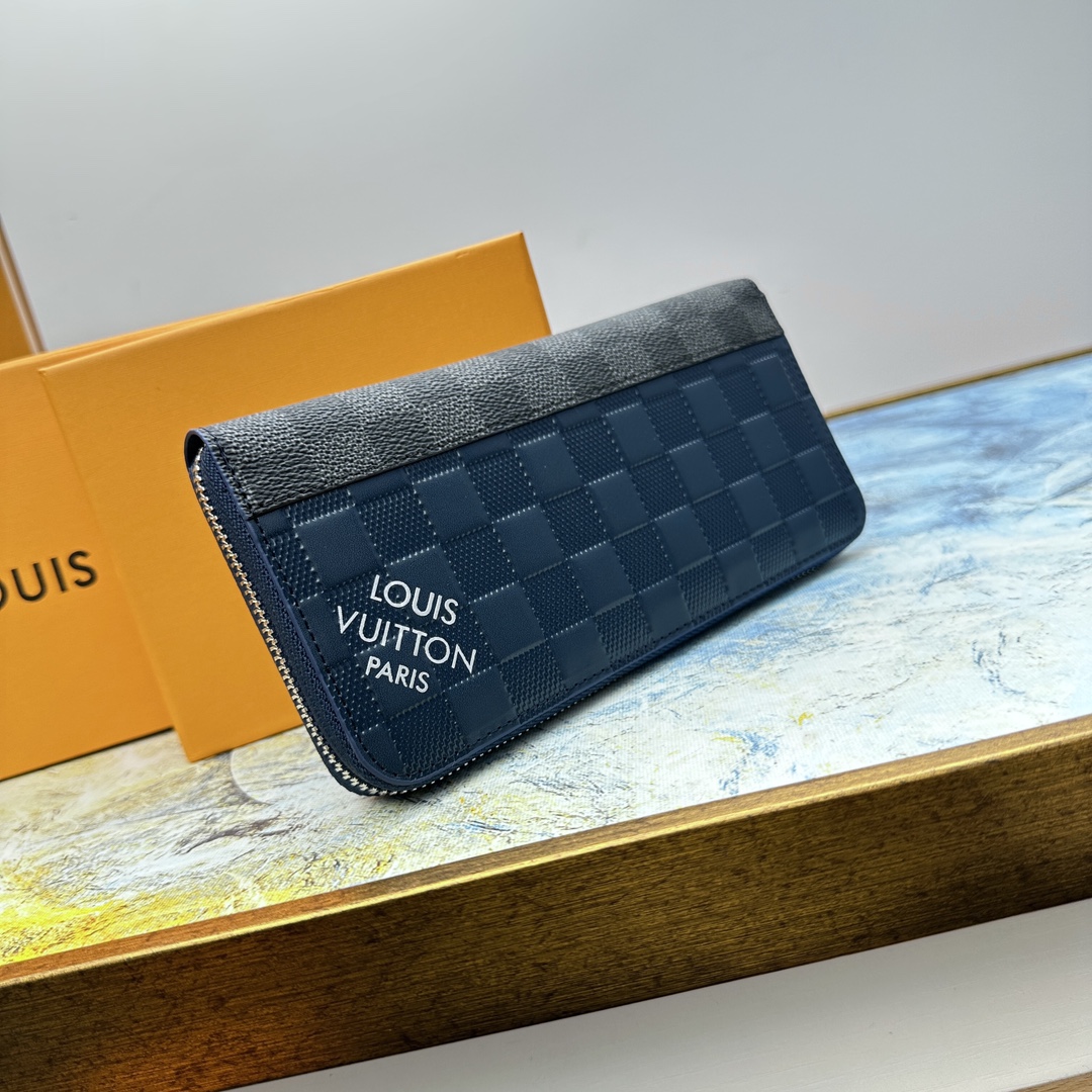 Classic leather zip around wallet interior