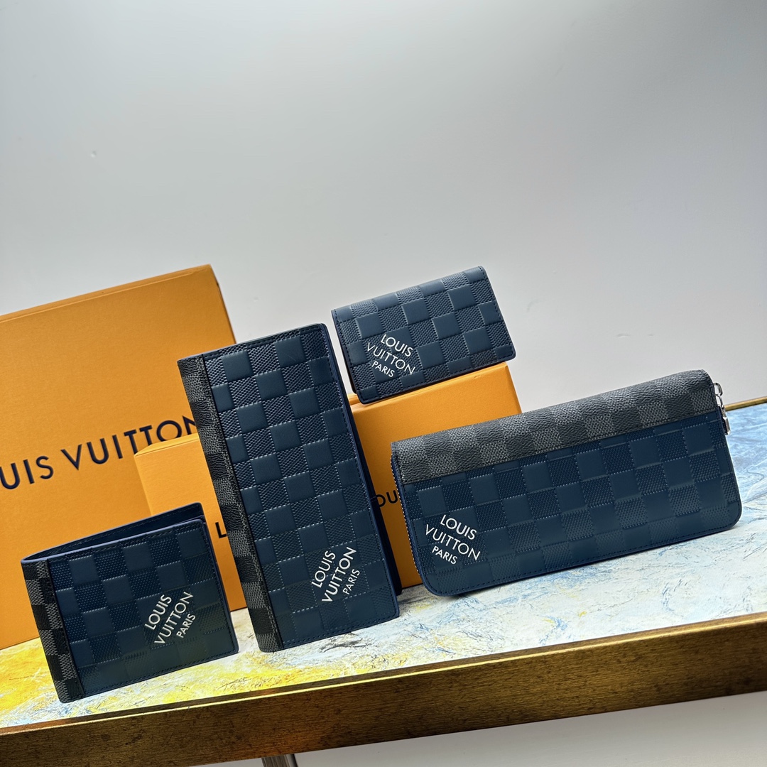 Blue series accessory set product display