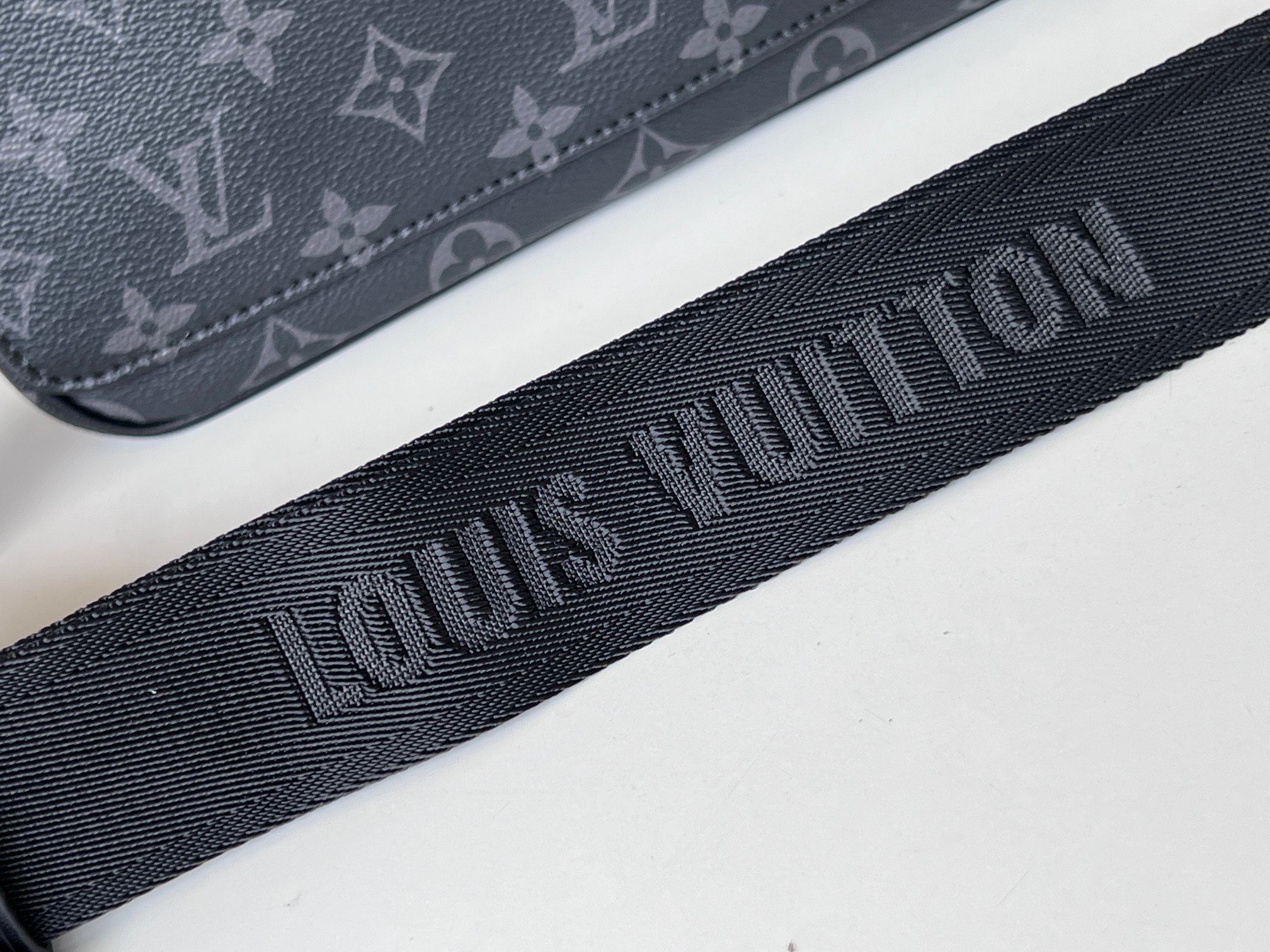 NO:201048,M46255 black flower crossbody bag, more details..., LV [top original list], louis vuitton,satchels,crossbody bags19860909M46255黑花斜挎包,更多细节……,LV【顶级原单】,louis vuitton,satchels,crossbody bags,Bag