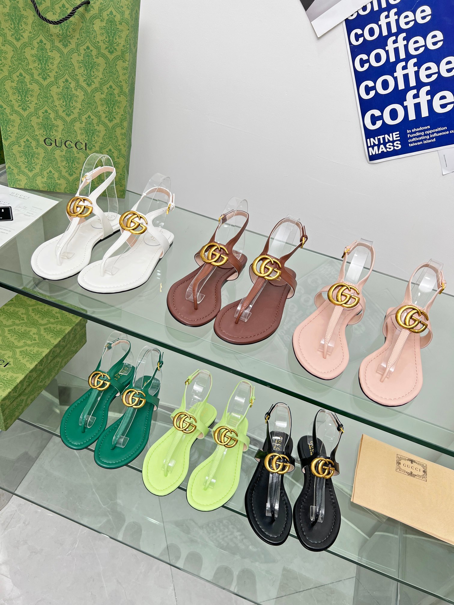 NO:232485,[Celebrate][Celebrate] Run!  Running volume!  Rubber sole 160, genuine leather sole 2025 Spring and Summer Gucci clip sandal series continues to be launched [gift] [gift] The original counter mold is carefully crafted, fabric cowhide, inner sheepskin, top purchasing quality!  Color black, beige, brown, pink, green, apple green Size 35-43, split-toe shoes, gucci, sandals, cowhide, sheepskin, Leather soles19860909[庆祝][庆祝]跑量！跑量款！ 橡胶底160,真皮大底 2025年春夏Gucci 夹脚凉鞋系列继续上新[礼物][礼物] 专柜原版开模精心制作, 面料 牛皮 内里羊皮 顶级代购品质！ 颜色黑色,米白,棕色,粉色,绿色,苹果绿 尺码35-43,分趾鞋,gucci,sandals,cowhide,sheepskin,Leather soles,Women's Shoes