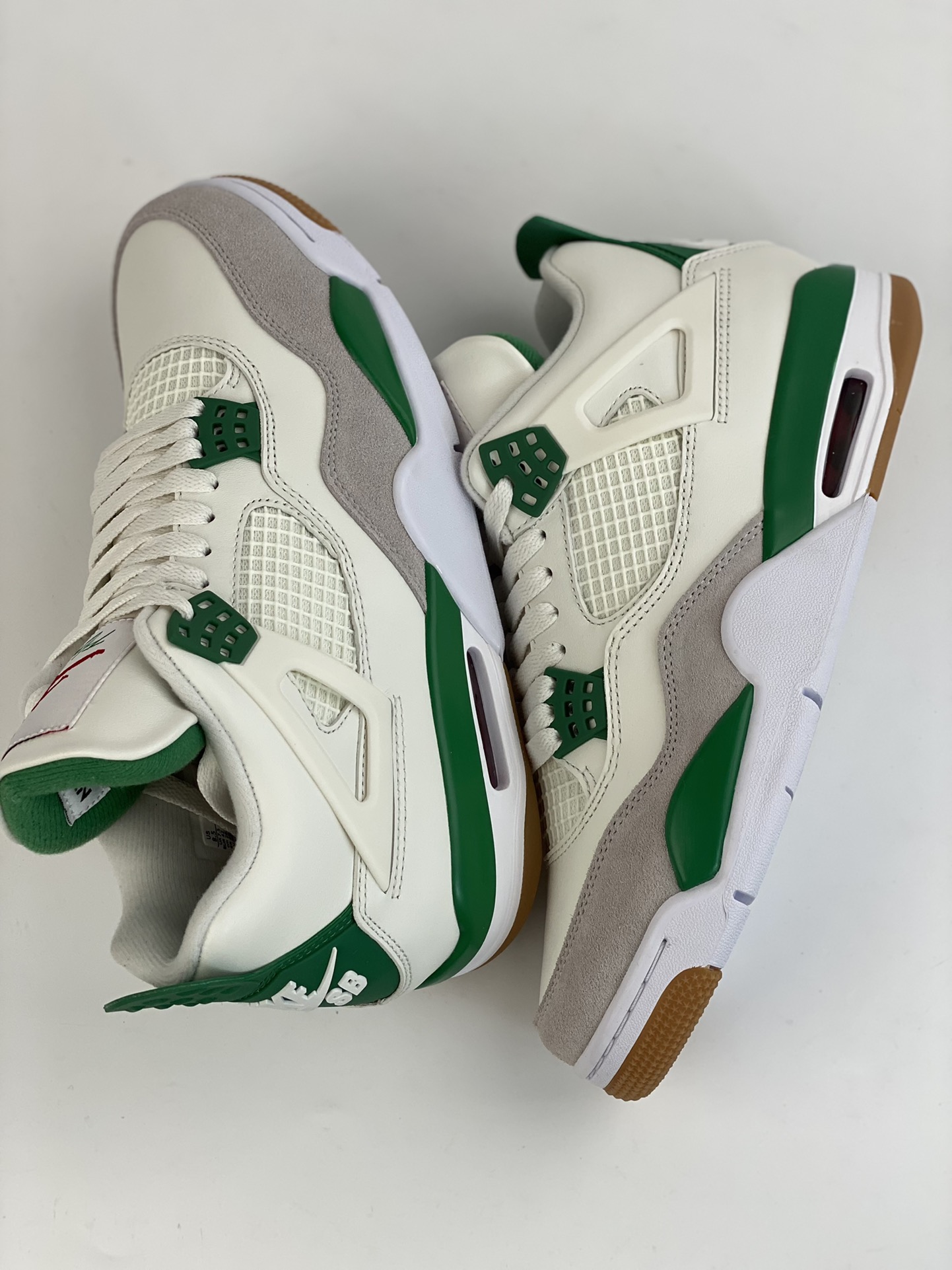 500 Nike SB x Air Jordan 4 Retro 乔丹四代 ”Pine Green” 绿松石 DR5415-103