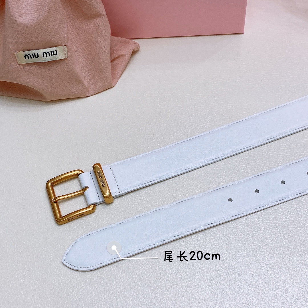 纯白色miumiu23金属搭扣.腰带