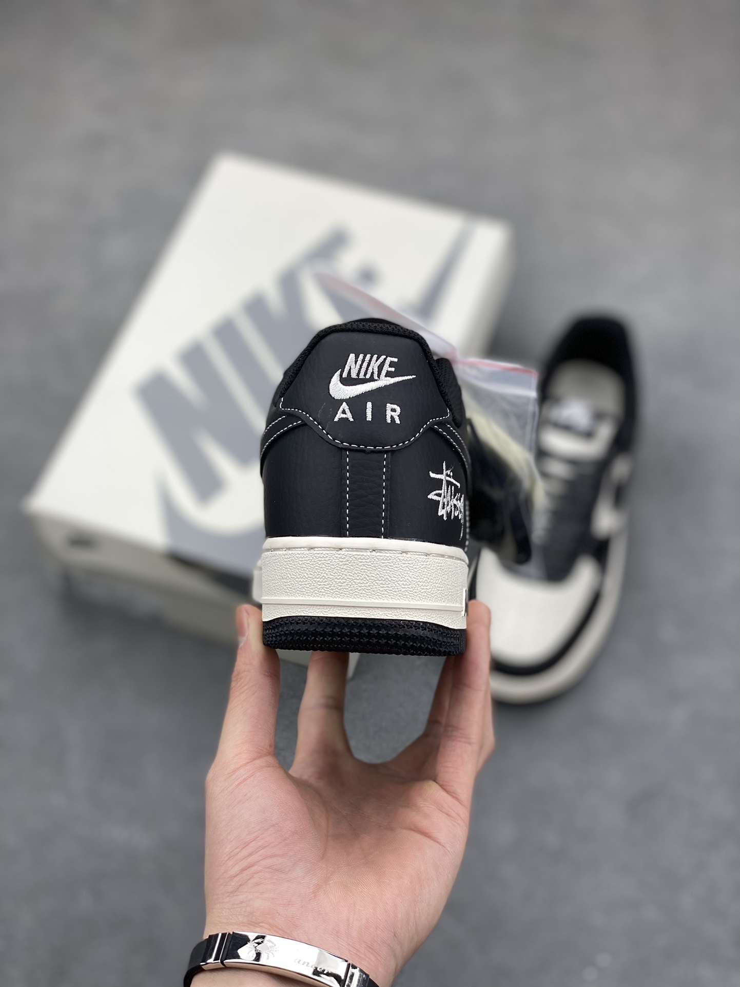Nike Air Force 1 '07 Low Stussy Black - Limited Edition Sneakers 5 i1682795077 2910 3