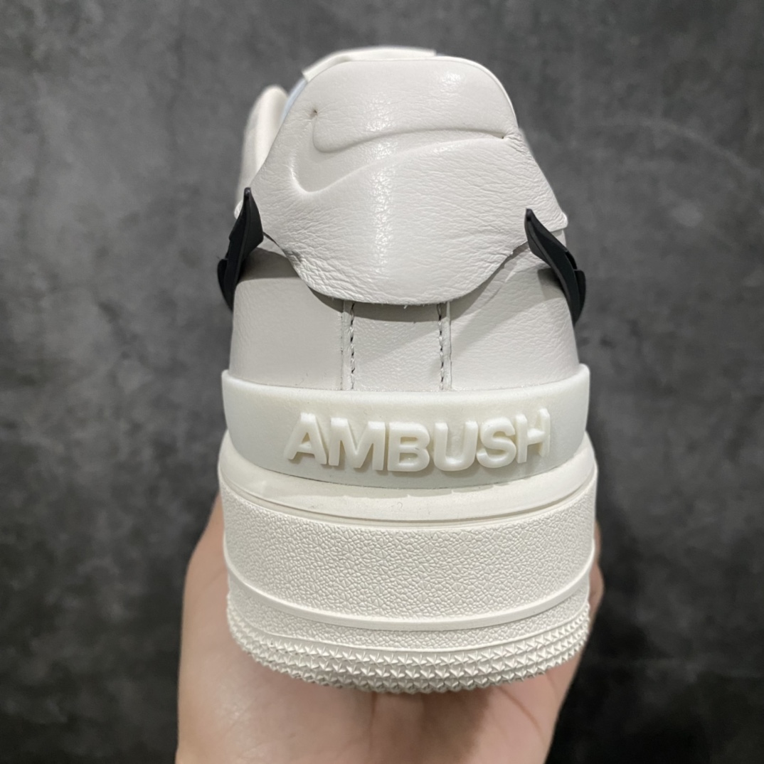 The new D2 version has better quality AMBUSH x Nike Air Force 1 Low Air Force One low-top sports shoes joint big hook white DV3464-002