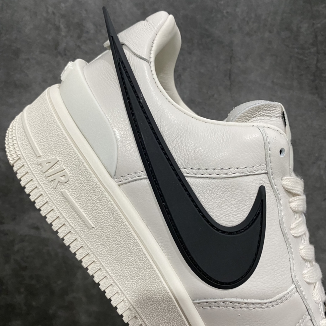 The new D2 version has better quality AMBUSH x Nike Air Force 1 Low Air Force One low-top sports shoes joint big hook white DV3464-002