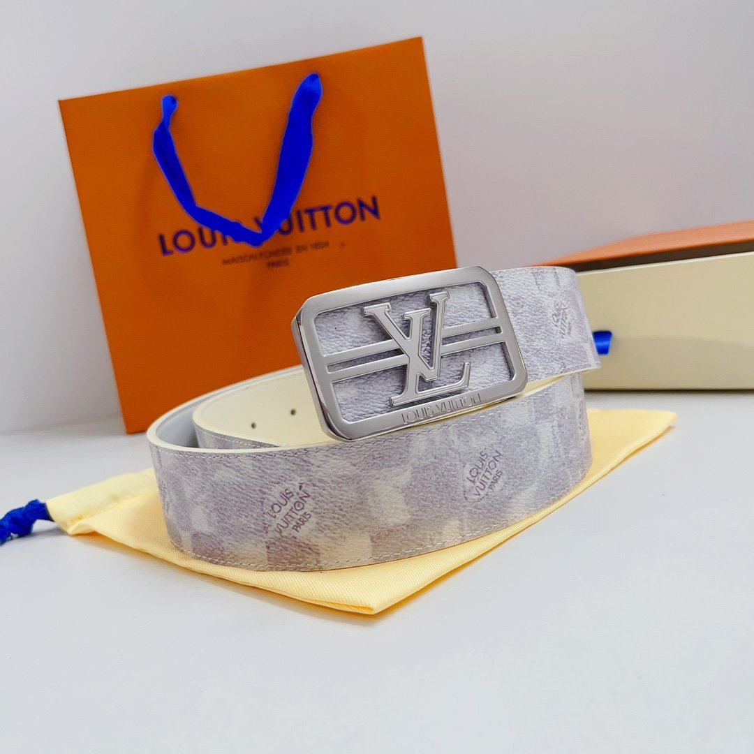 L0UISVUITT0N[正]原单品质3D打印寬度40毫米採用雙面設計打造出两款經典造型一面原版帆布另一