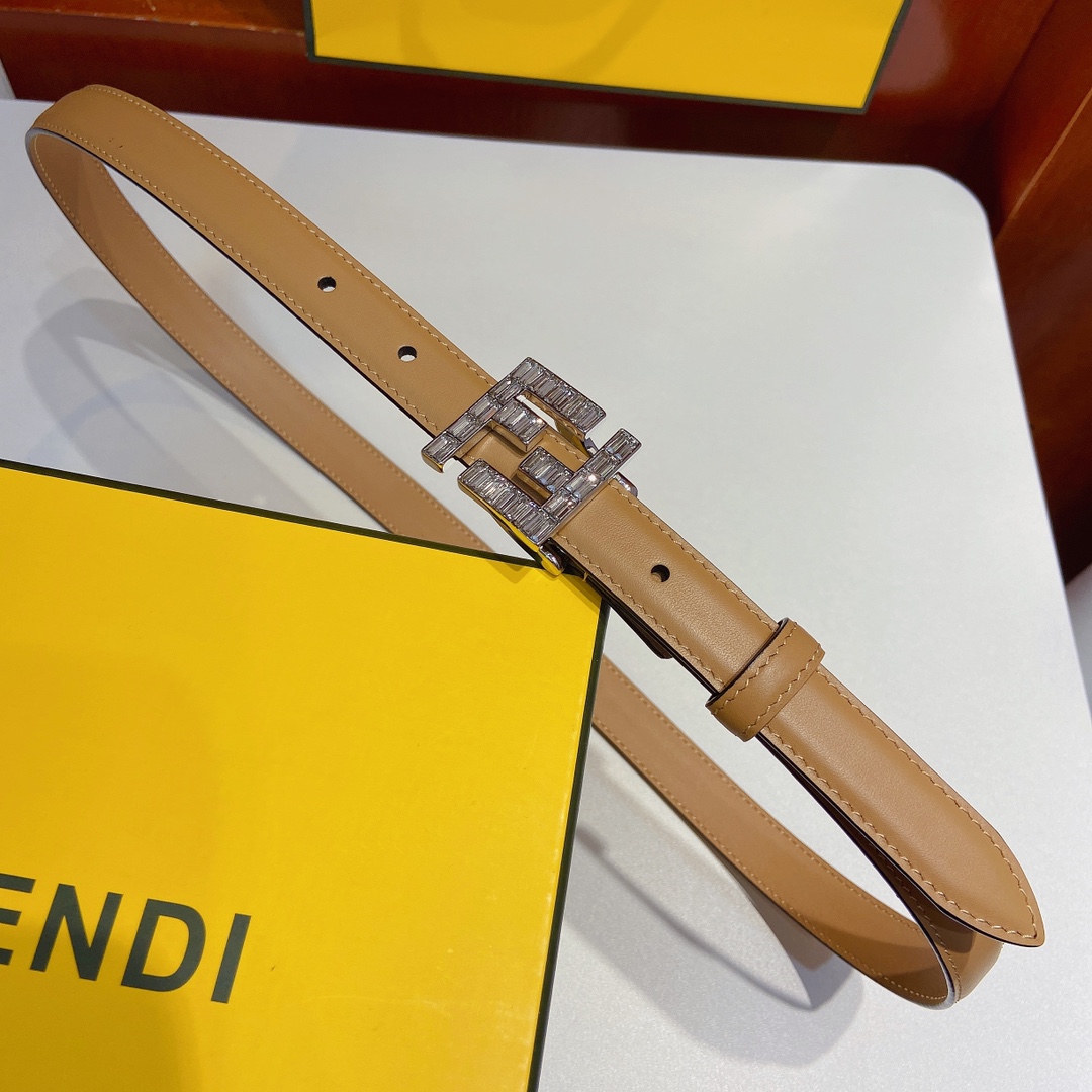 芬迪FENDI双面原版皮腰带采用原版