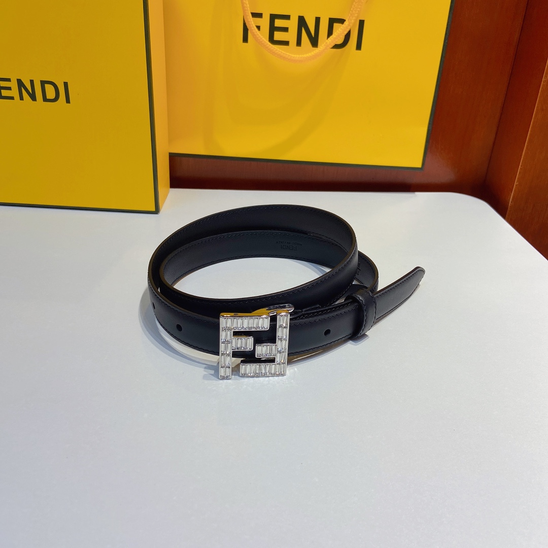芬迪FENDI双面原版皮腰带采用原版